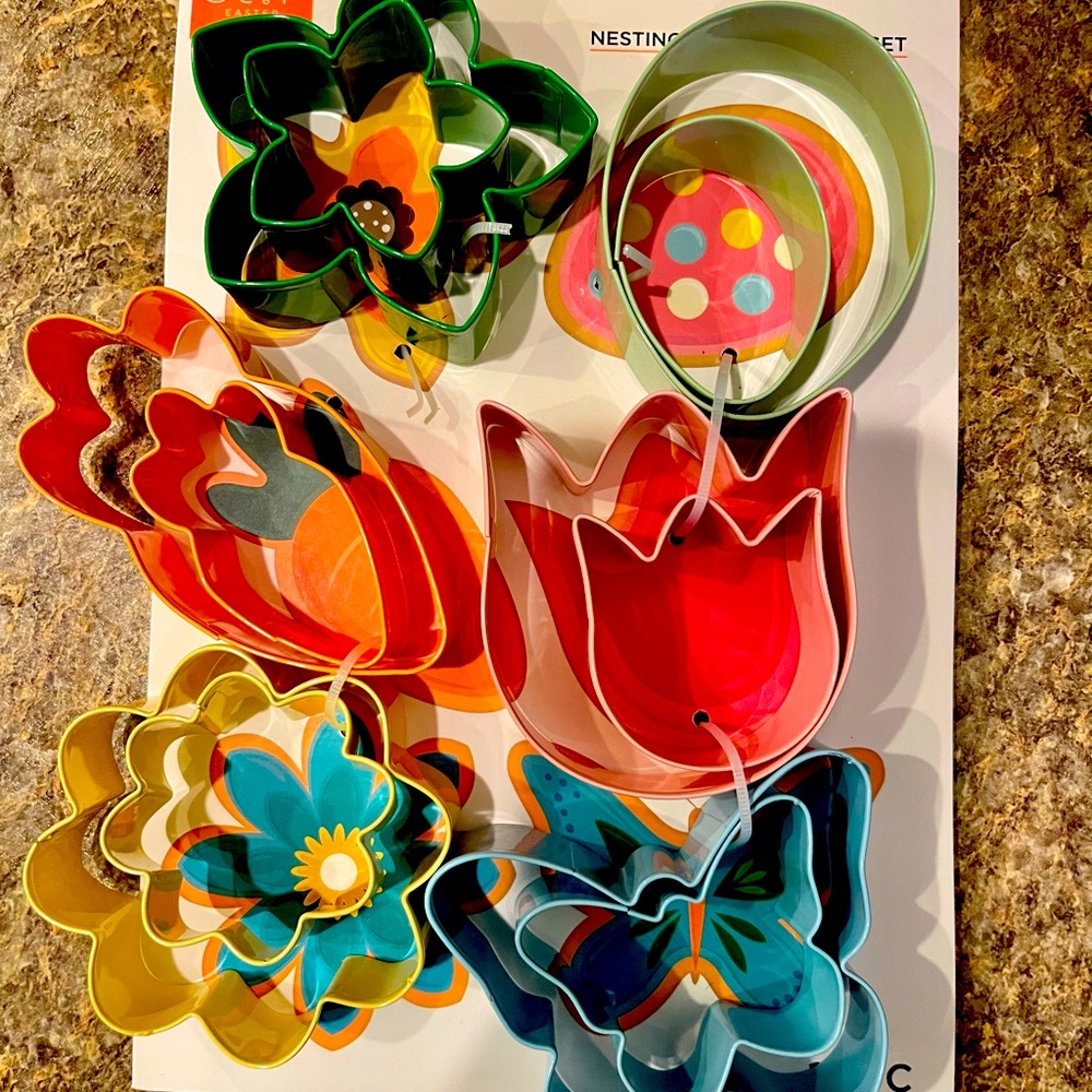 🥕🌷🌼Spring Collection of Metal Cookie or Fruit Cutters